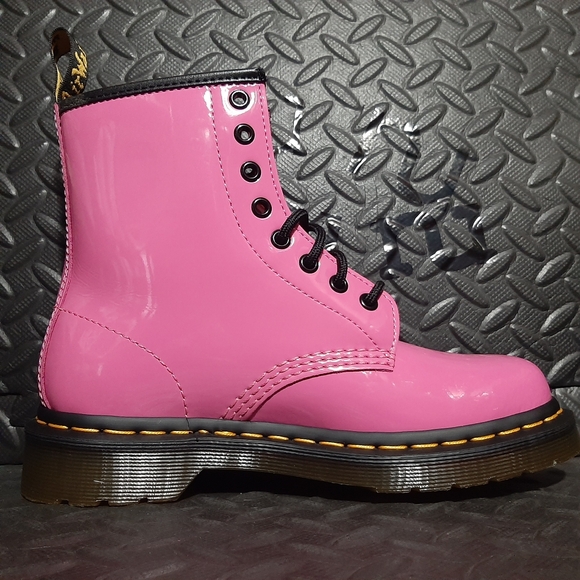 Dr. Martens Air Wair 1460 Women's Patent Leather 8 eye Lace Up Boots Size 6 - Picture 4 of 9